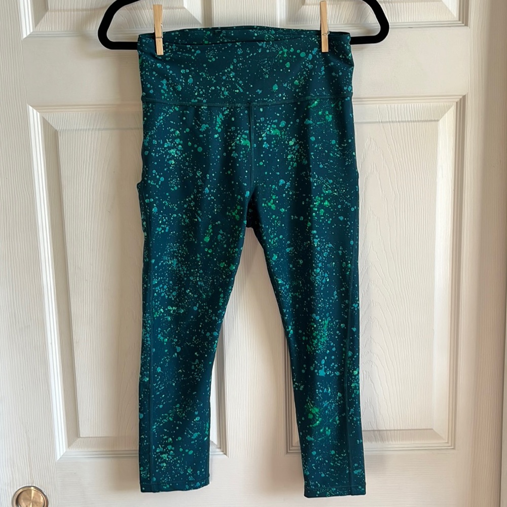 Athleta Ultimate Stash Pocket Splat Capri / SZ S - Picture 1 of 8